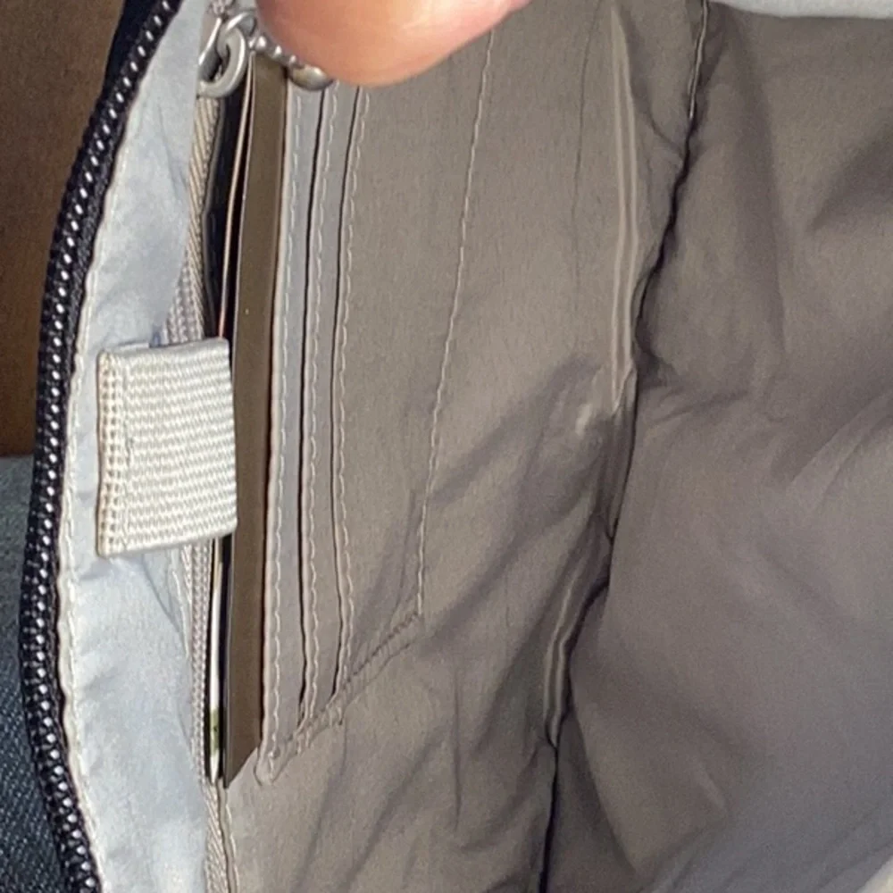 Baggalini black crossbody - Picture 9 of 16